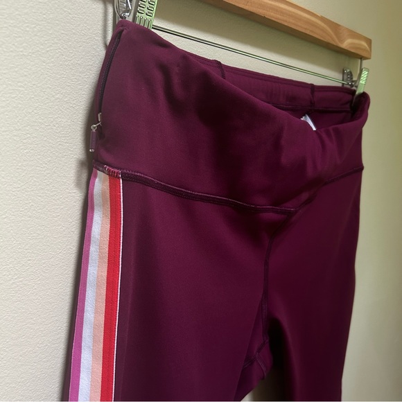 Athleta ~Contender Side Stripe Medium Capri Workout Leggings - Picture 5 of 15